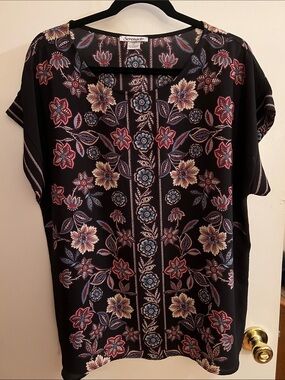Serengeti Black Floral Border Print Short Sleeve Tunic